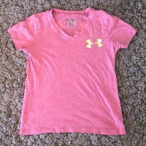 Under Armour girls tee Med 🏀